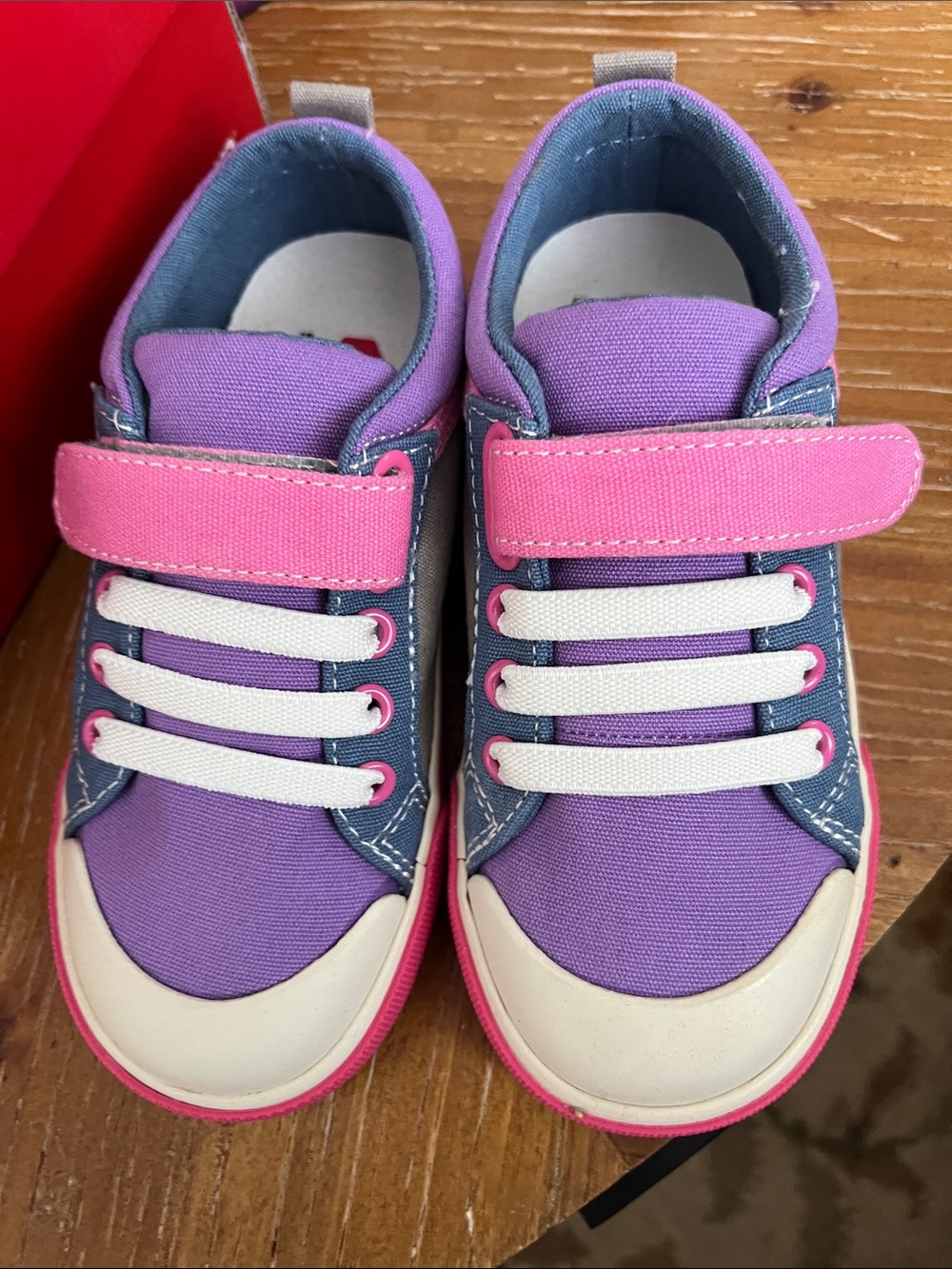 See Kai run size 11 girls toddler Kids tennis shoes